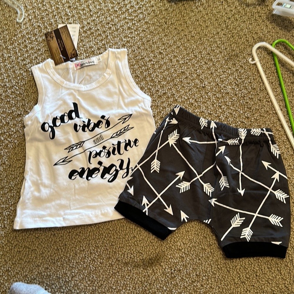 Little girls “Good vibes and positive energy” set 🤶